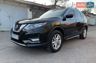 Внедорожник / Кроссовер Nissan Rogue 2016 в 