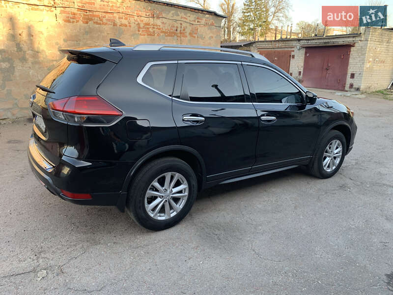 Позашляховик / Кросовер Nissan Rogue 2016 в Чернігові