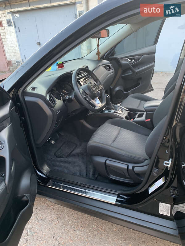 Позашляховик / Кросовер Nissan Rogue 2016 в Чернігові