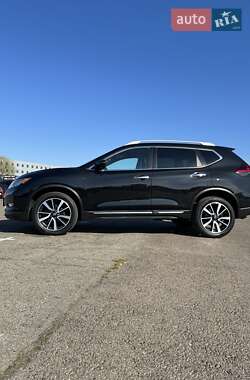 Внедорожник / Кроссовер Nissan Rogue 2020 в 