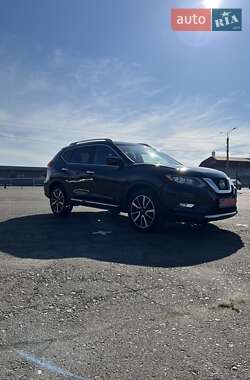 Внедорожник / Кроссовер Nissan Rogue 2020 в 