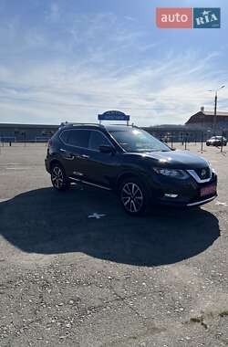 Внедорожник / Кроссовер Nissan Rogue 2020 в 