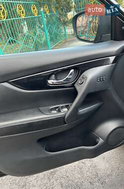 Внедорожник / Кроссовер Nissan Rogue 2020 в 