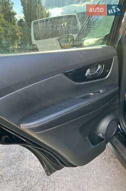 Внедорожник / Кроссовер Nissan Rogue 2020 в 
