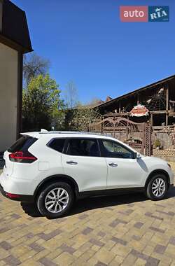 Внедорожник / Кроссовер Nissan Rogue 2019 в 