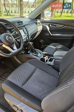 Внедорожник / Кроссовер Nissan Rogue 2019 в 
