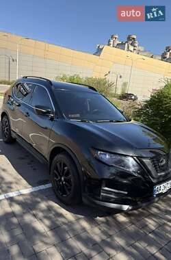 Внедорожник / Кроссовер Nissan Rogue 2018 в 