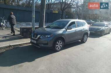 Внедорожник / Кроссовер Nissan Rogue 2018 в 