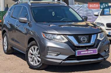 Внедорожник / Кроссовер Nissan Rogue 2017 в 