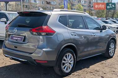 Внедорожник / Кроссовер Nissan Rogue 2017 в 