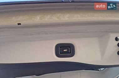 Внедорожник / Кроссовер Nissan Rogue 2014 в 