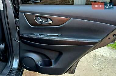 Внедорожник / Кроссовер Nissan Rogue 2015 в 