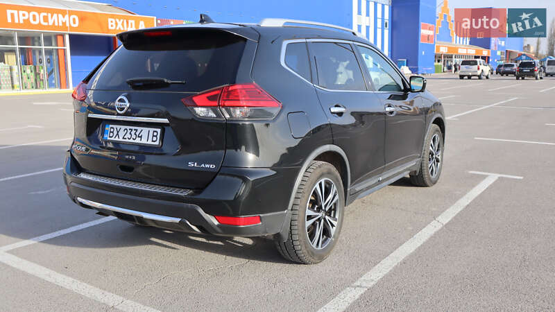 Внедорожник / Кроссовер Nissan Rogue 2016 в Каменец-Подольском