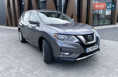 Позашляховик / Кросовер Nissan Rogue 2018 в 