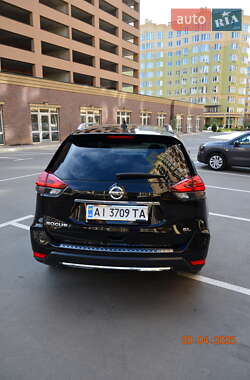 Внедорожник / Кроссовер Nissan Rogue 2017 в 