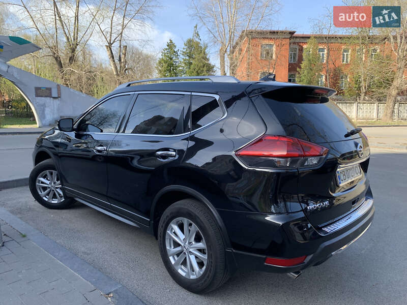 Позашляховик / Кросовер Nissan Rogue 2016 в Чернігові