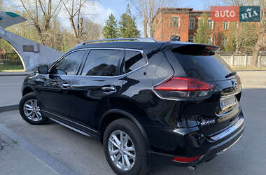 Внедорожник / Кроссовер Nissan Rogue 2016 в 