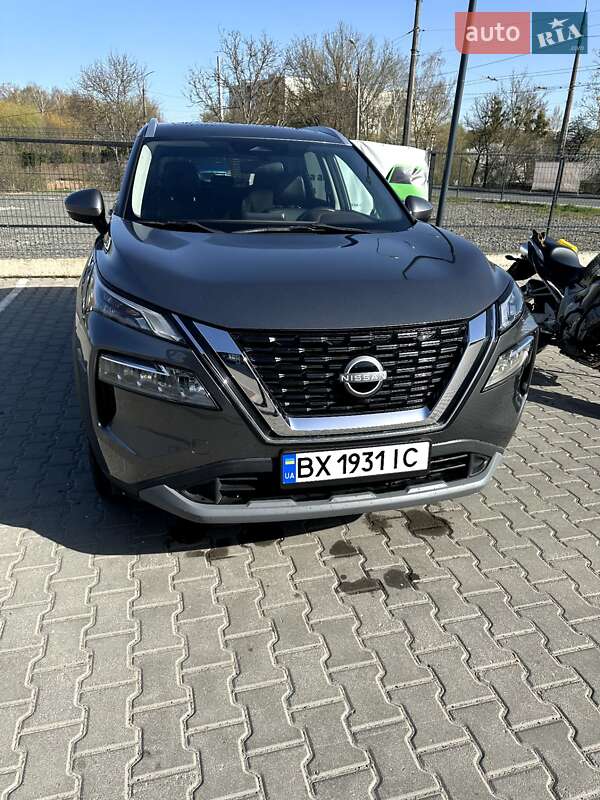 Внедорожник / Кроссовер Nissan Rogue 2022 в 