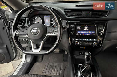 Внедорожник / Кроссовер Nissan Rogue 2018 в 