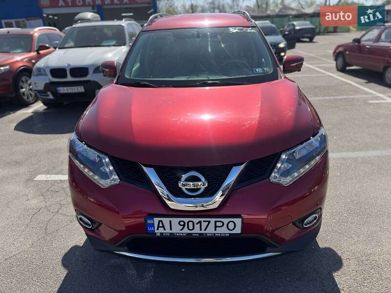 Внедорожник / Кроссовер Nissan Rogue 2015 в 