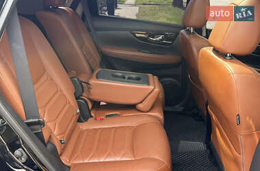 Внедорожник / Кроссовер Nissan Rogue 2018 в 