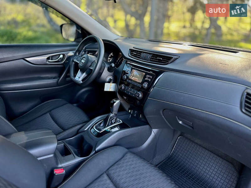 Позашляховик / Кросовер Nissan Rogue 2017 в Дніпрі