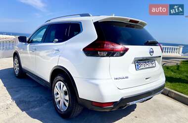 Внедорожник / Кроссовер Nissan Rogue 2017 в 