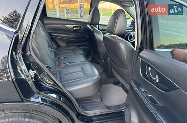 Позашляховик / Кросовер Nissan Rogue 2014 в 