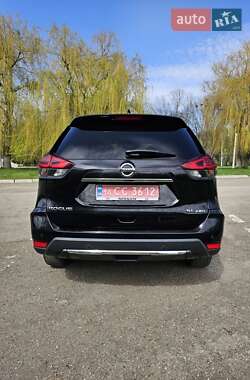 Позашляховик / Кросовер Nissan Rogue 2018 в 