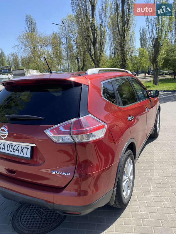 Внедорожник / Кроссовер Nissan Rogue 2015 в Киеве