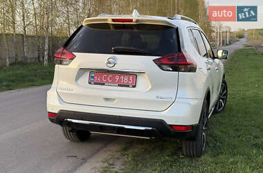 Внедорожник / Кроссовер Nissan Rogue 2019 в 
