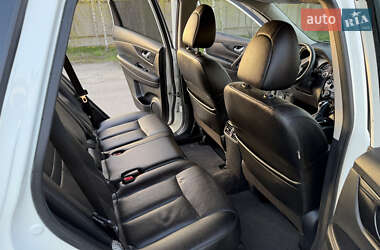 Внедорожник / Кроссовер Nissan Rogue 2019 в 
