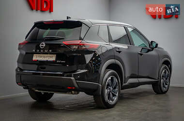 Позашляховик / Кросовер Nissan Rogue 2024 в 