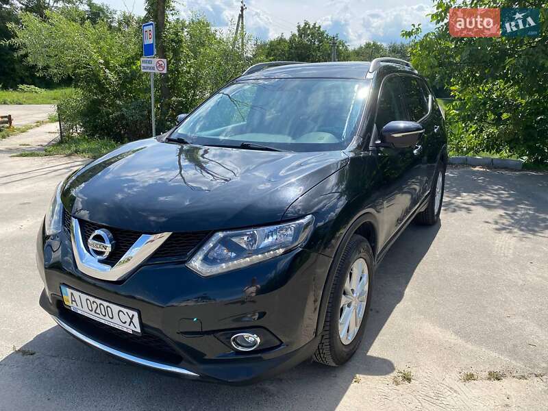 Внедорожник / Кроссовер Nissan Rogue 2016 в Киеве