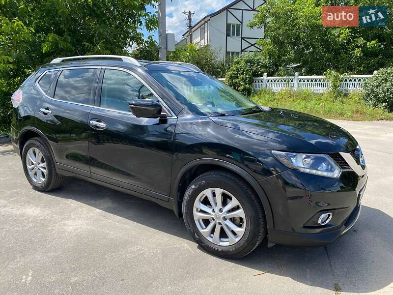 Внедорожник / Кроссовер Nissan Rogue 2016 в Киеве