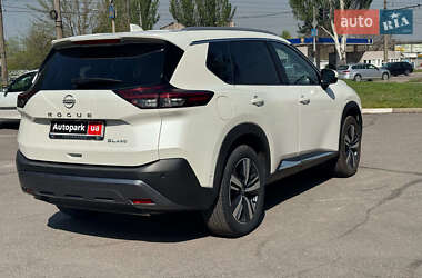 Внедорожник / Кроссовер Nissan Rogue 2023 в 