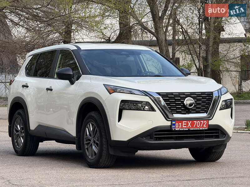 Позашляховик / Кросовер Nissan Rogue 2020 в 