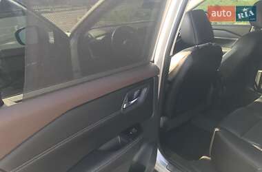 Позашляховик / Кросовер Nissan Rogue 2022 в 