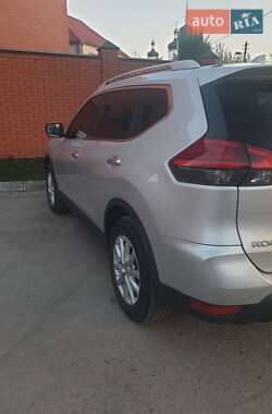 Позашляховик / Кросовер Nissan Rogue 2017 в 