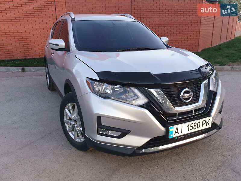 Позашляховик / Кросовер Nissan Rogue 2017 в 