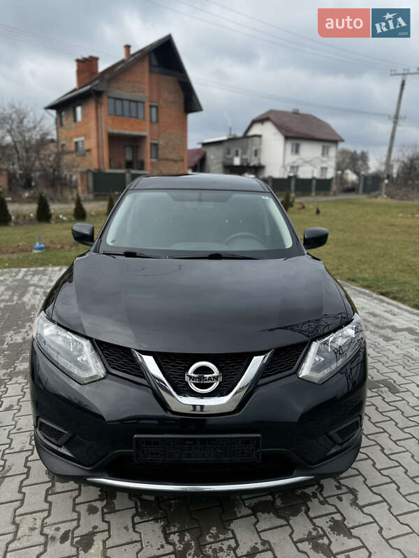 Внедорожник / Кроссовер Nissan Rogue 2016 в Львове