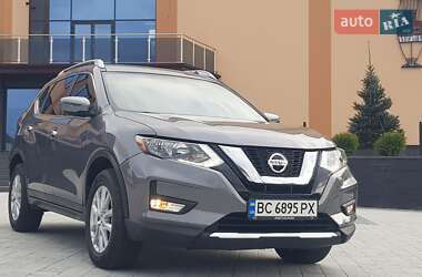 Позашляховик / Кросовер Nissan Rogue 2017 в Городку