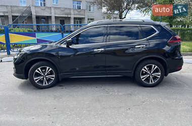 Внедорожник / Кроссовер Nissan Rogue 2018 в 
