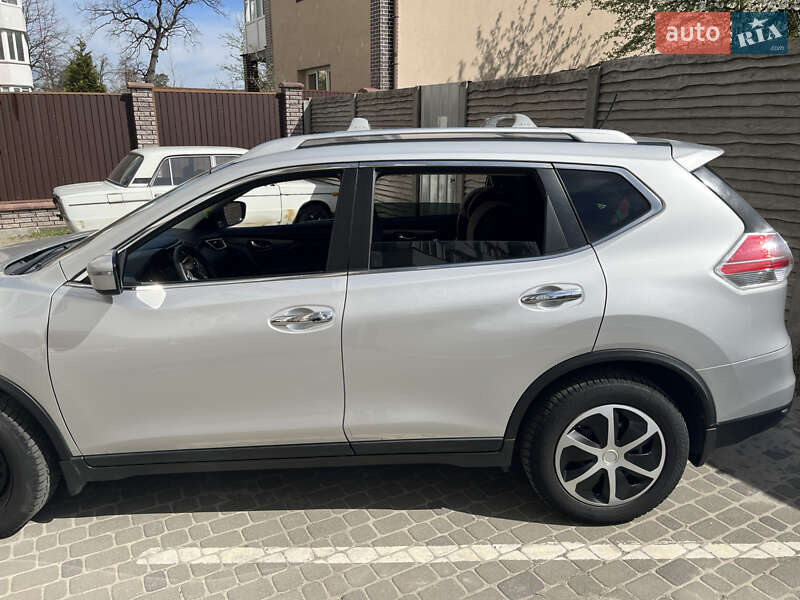 Внедорожник / Кроссовер Nissan Rogue 2015 в Киеве
