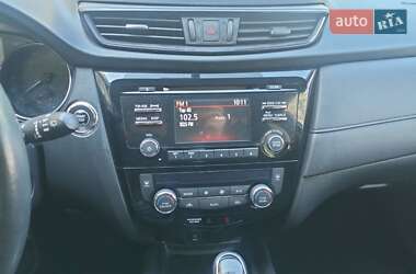 Внедорожник / Кроссовер Nissan Rogue 2017 в 