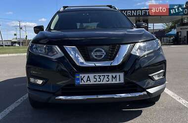 Внедорожник / Кроссовер Nissan Rogue 2017 в 