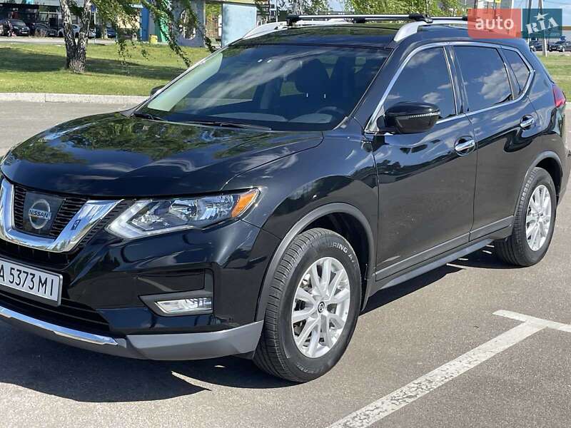 Внедорожник / Кроссовер Nissan Rogue 2017 в Киеве