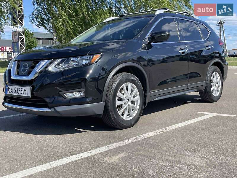 Внедорожник / Кроссовер Nissan Rogue 2017 в Киеве