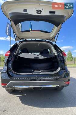 Внедорожник / Кроссовер Nissan Rogue 2017 в 