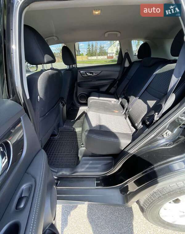 Внедорожник / Кроссовер Nissan Rogue 2017 в Киеве